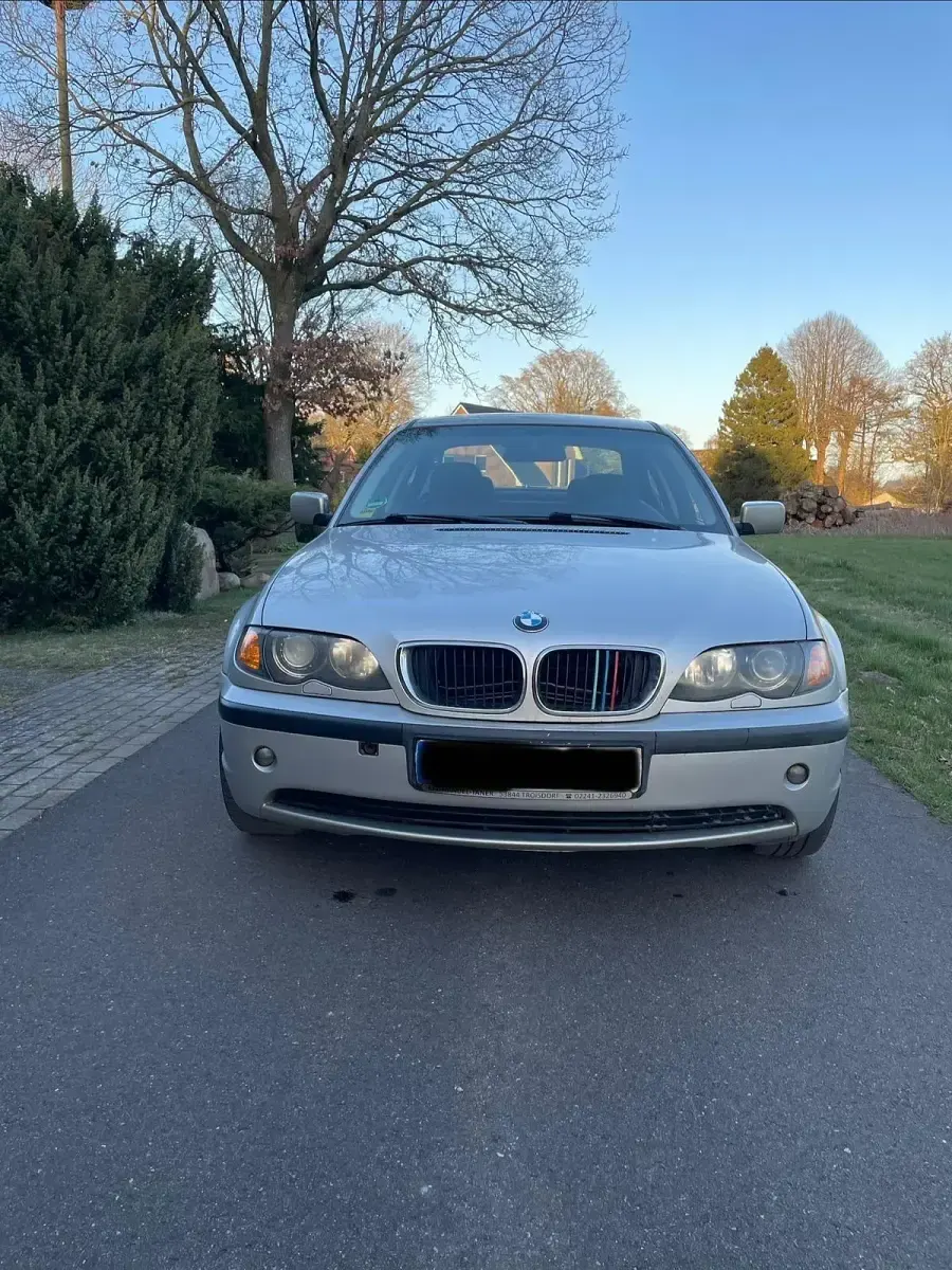 Gebraucht BMW 318 143 PS (105 kW) 2002 Silber Limousine