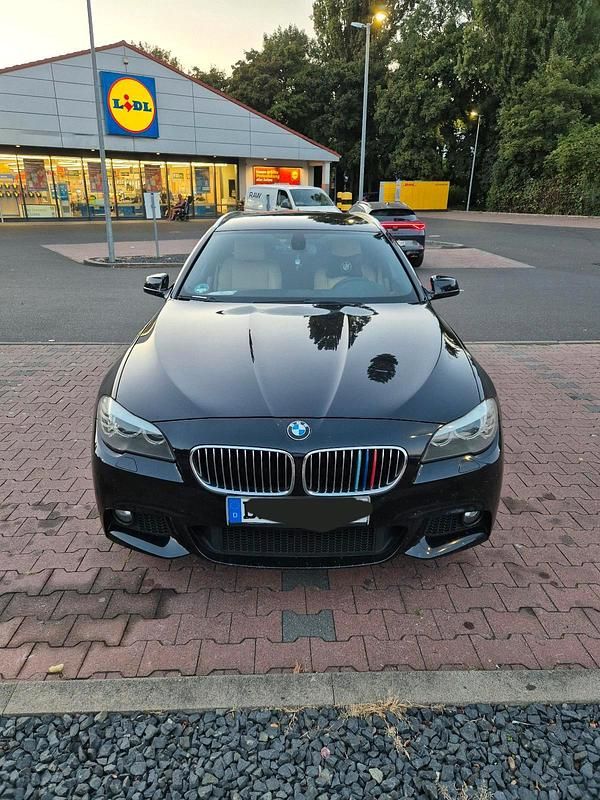 Schwarz Gebraucht 2012 BMW 520 Limousine | 10.800 € (Etwas zu teuer) - Bild 1/4