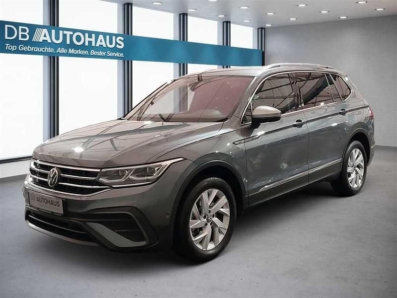Gebraucht VW Tiguan Allspace Life 200 PS (147 kW) 2023 Platinum grey metallic SUV