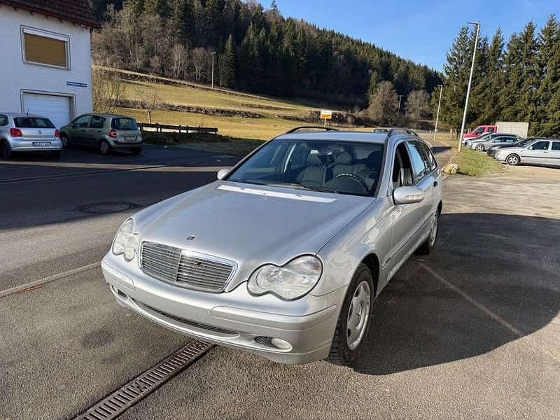 Silber Gebraucht 2001 Mercedes C200 Classic Kombi | 1.200 € - Bild 1/4