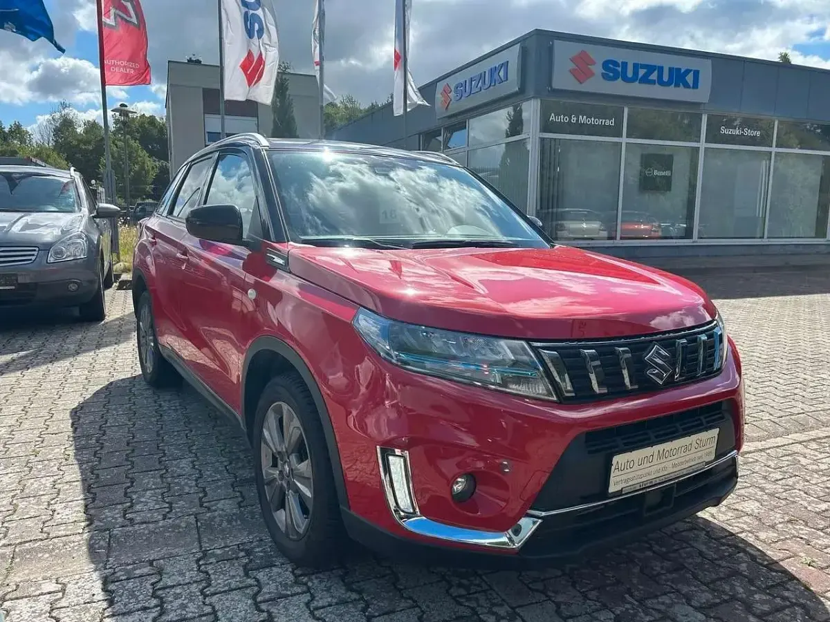 Gebraucht Suzuki Vitara Comfort 129 PS (94 kW) 2023 Bright/cosmic black pearl met. SUV
