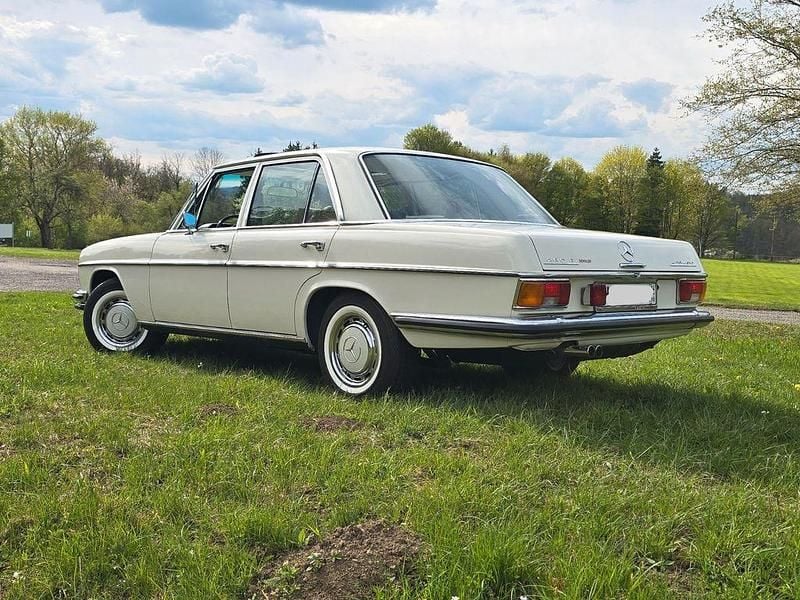 Gebraucht Mercedes E280 185 PS (136 kW) 1972 Weiß Limousine