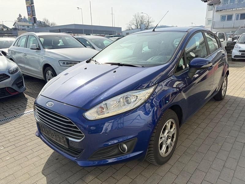 Gebraucht Ford Fiesta 80 PS (58 kW) 2015 Blau Kleinwagen
