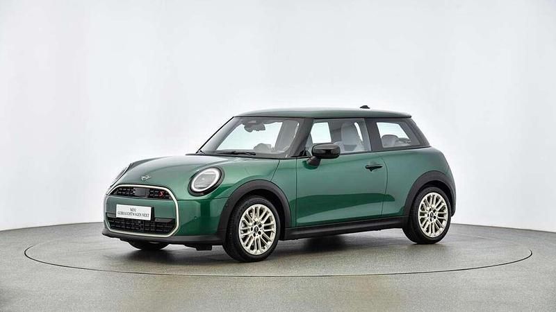 Grün Gebraucht 2024 Mini Cooper S Favoured Kleinwagen | 27.385 € (Superpreis) - Bild 1/4