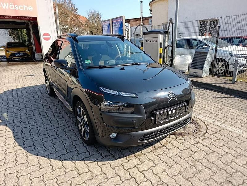 Gebraucht Citroën C4 Cactus Shine 99 PS (72 kW) 2015 Schwarz Kleinwagen