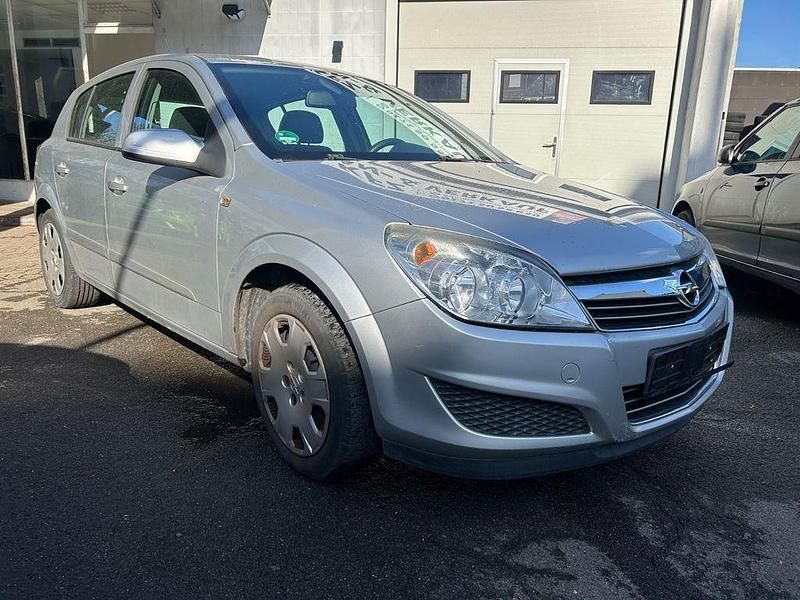 Gebraucht Opel Astra 90 PS (66 kW) 2007 Silber Limousine
