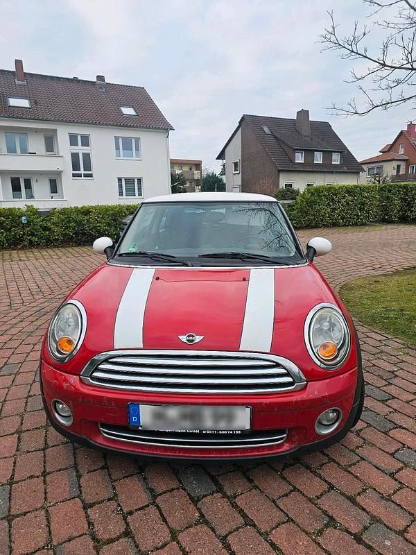 Rot Gebraucht 2010 Mini Cooper Kleinwagen | 2.800 € (Fairer Preis) - Bild 1/4