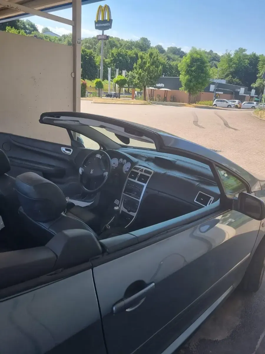 Gebraucht Peugeot 307 CC 136 PS (100 kW) 2004 Silber Cabrio