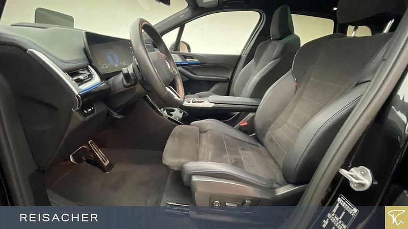 Gebraucht BMW 220 Active Tourer M Sport 150 PS (110 kW) 2025 Schwarz Van / Kleinbus