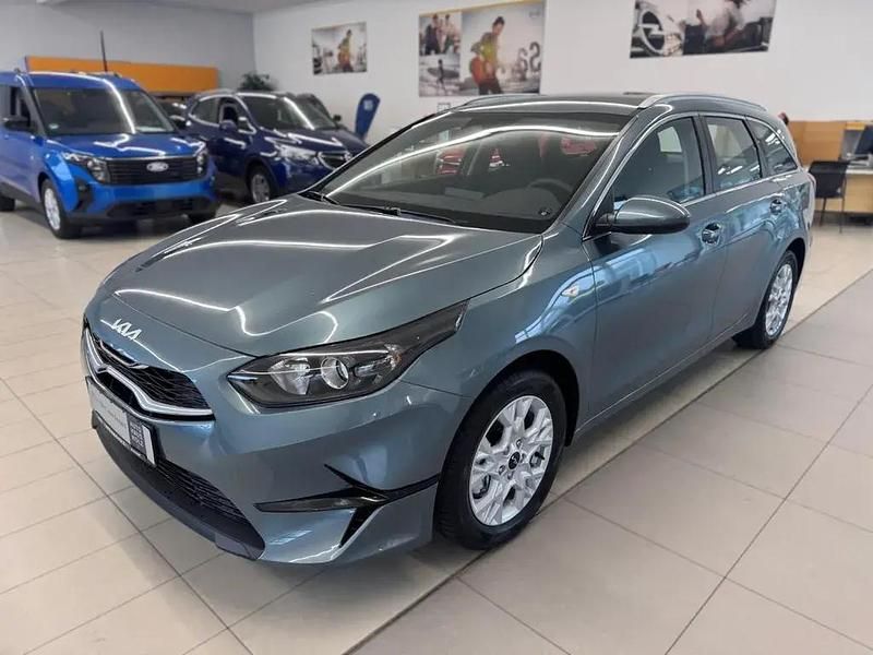 Grau Gebraucht 2024 Kia Ceed Sportswagon Vision Kombi | 22.590 € (Fairer Preis) - Bild 1/4