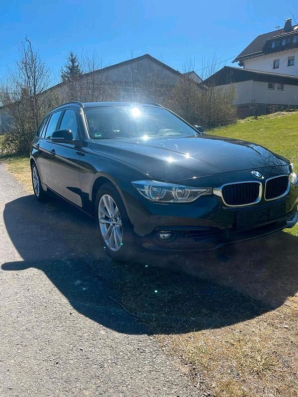 Schwarz Gebraucht 2017 BMW 325 Kombi | 15.500 € - Bild 1/4