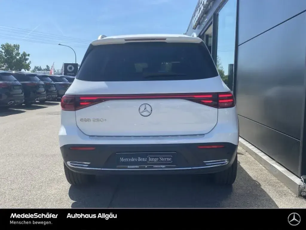 Gebraucht Mercedes EQB250 139 kW (190 PS) 2025 Unilack polarweiß SUV