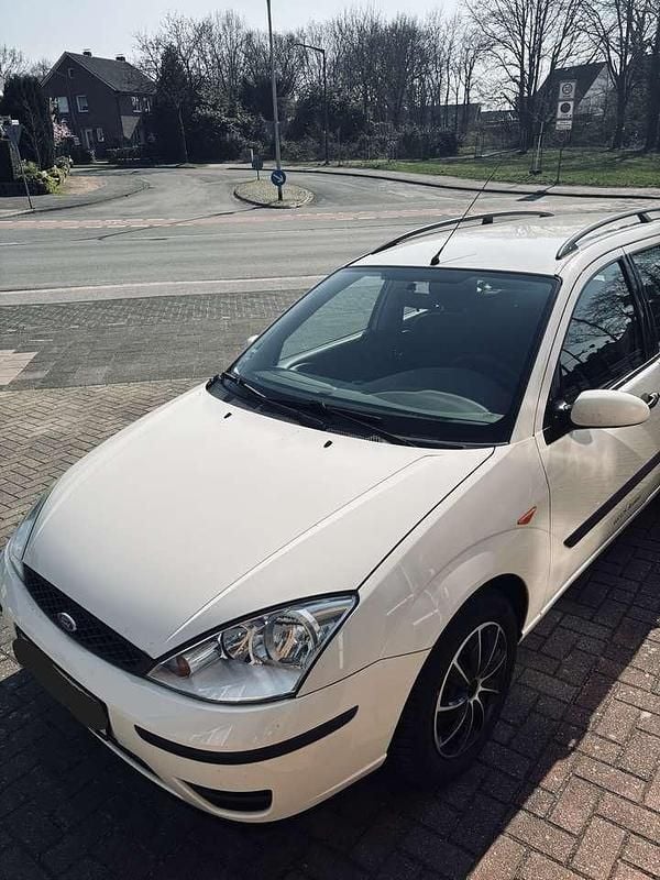 Gebraucht Ford Focus Ambiente 116 PS (85 kW) 2004 Weiß Kombi