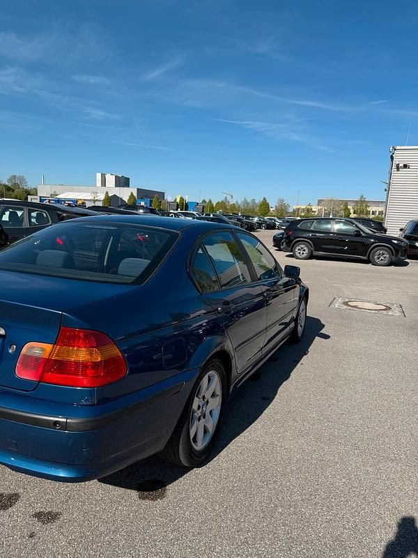 Occasion BMW 320 150 ch (110 kW) 2002 Bleue Berline