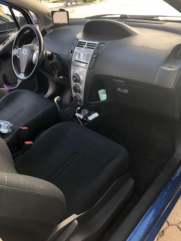 Schwarz Gebraucht 2008 Toyota Yaris Limousine | 2.200 € (Guter Preis) - Bild 1/4