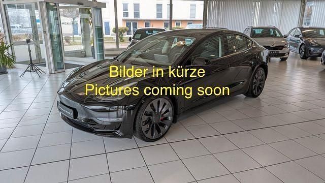 Grau Gebraucht 2022 Tesla Model 3 Standard Range Limousine | 26.490 € (Fairer Preis) - Bild 1/1