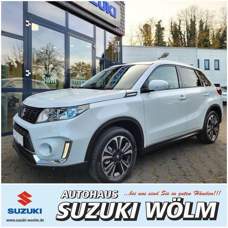Weiß Gebraucht 2020 Suzuki Vitara Comfort+ SUV | 19.890 € (Fairer Preis) - Bild 1/4