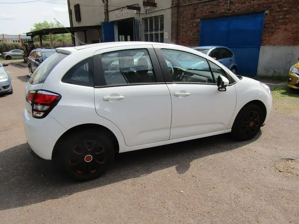 Used Citroën C3 75 HP (55 kW) 2016 White Sedan