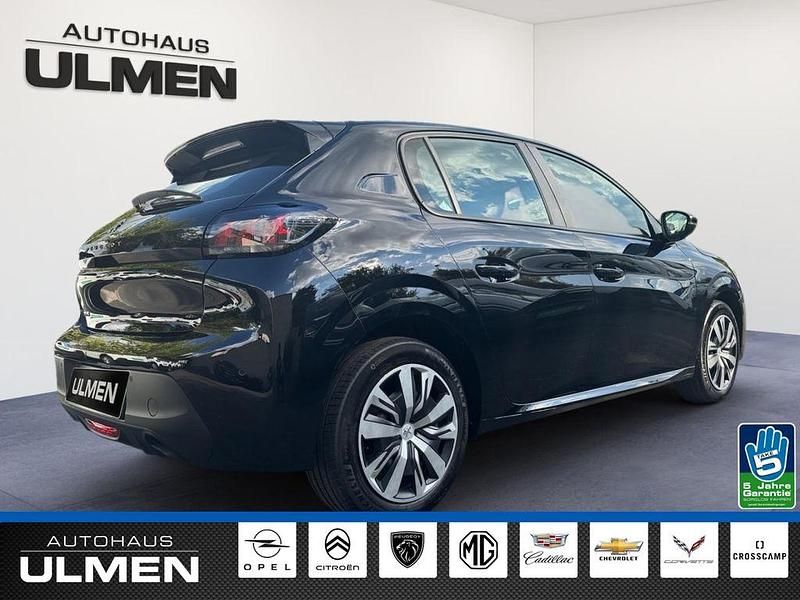 Gebraucht Peugeot 208 Active 101 PS (74 kW) 2023 Schwarz Kleinwagen