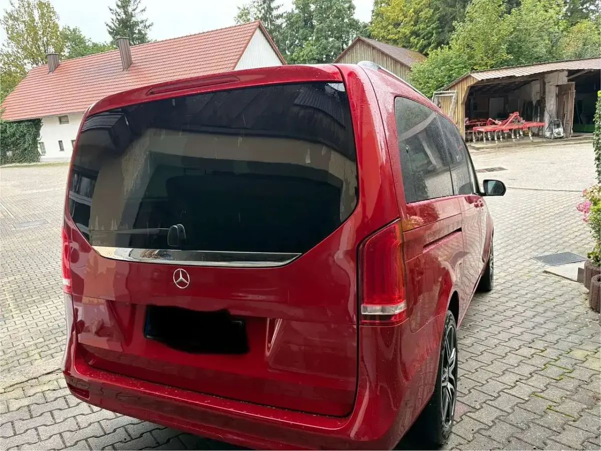 Gebraucht Mercedes V220 Edition 237 PS (174 kW) 2021 Rot Van / Kleinbus