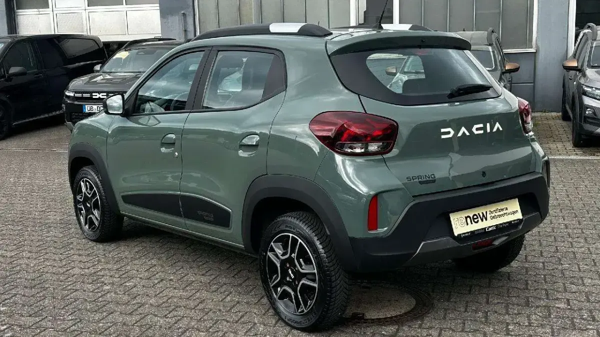 Gebraucht Dacia Spring Essentiel 33 kW (45 PS) 2023 Grün "flechtengrau" Kleinwagen