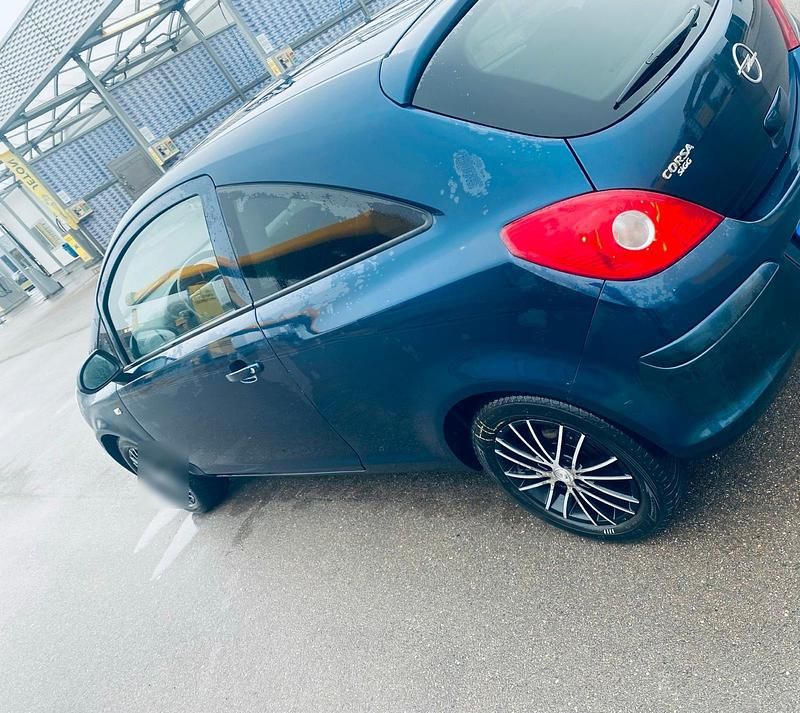 Gebraucht Opel Corsa 80 PS (58 kW) 2010 Andere farben Kleinwagen