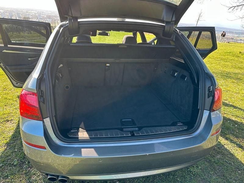 Gebraucht BMW 520 190 PS (139 kW) 2016 Grau Kombi