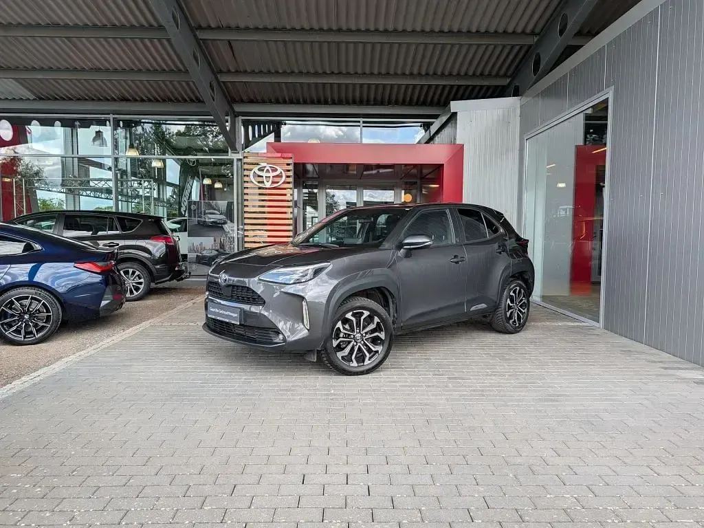 Gebraucht Toyota Yaris Cross Team 116 PS (85 kW) 2022 Marlingrau metallic SUV