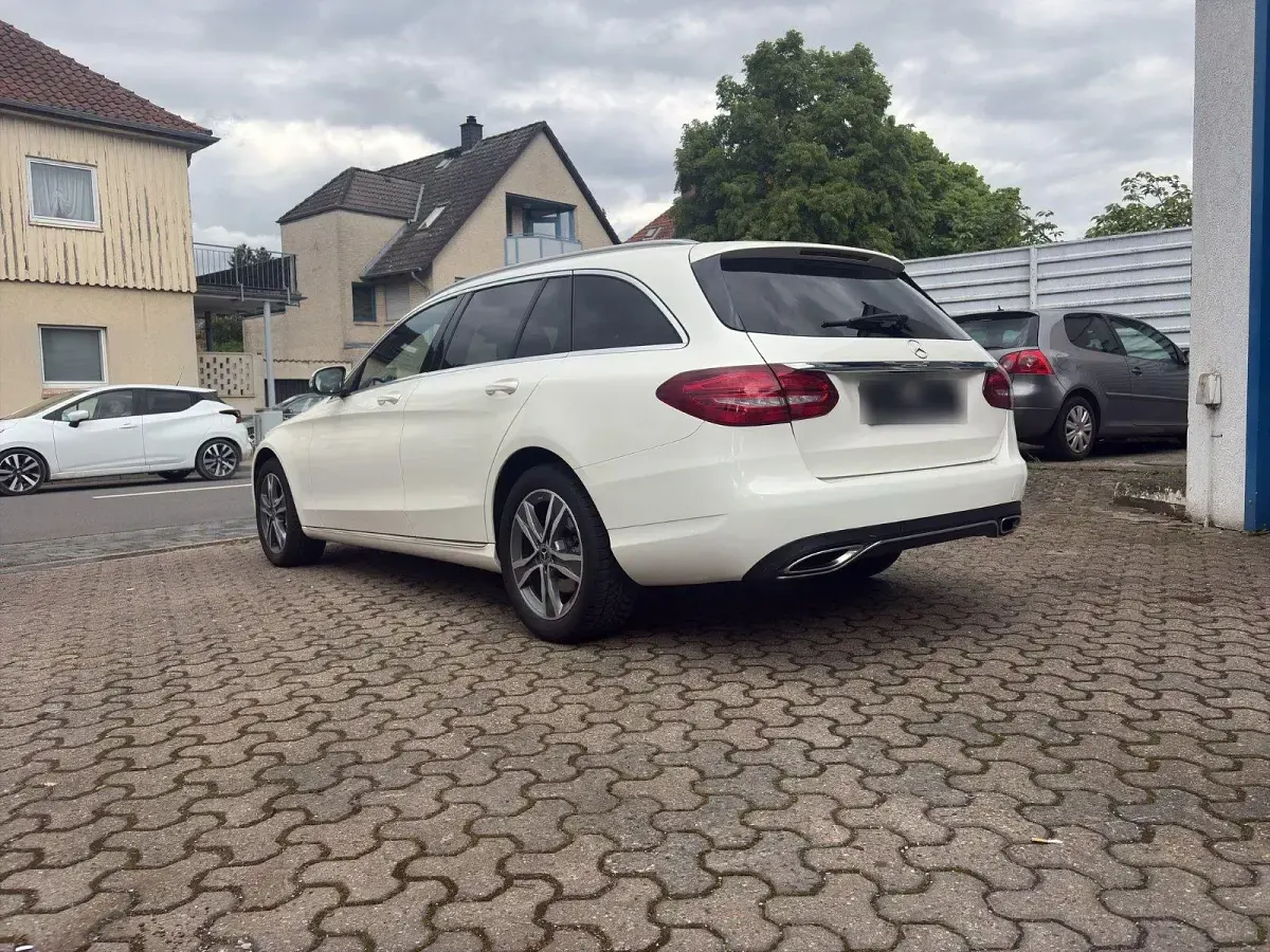 Gebraucht Mercedes C400 333 PS (244 kW) 2018 Weiß Kombi
