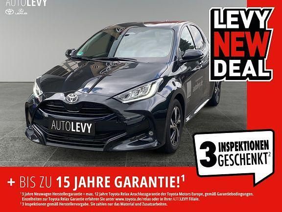 Mysticschwarz mica Gebraucht 2025 Toyota Yaris Hybrid Comfort | 28.540 € (Teuer) - Bild 1/4