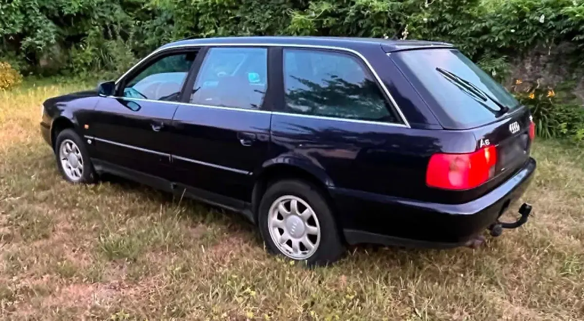 Gebraucht Audi A6 150 PS (110 kW) 1996 Blau Kombi