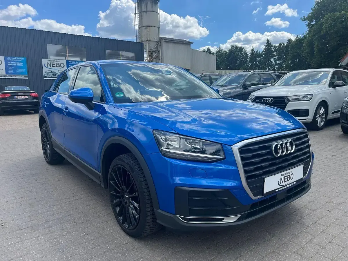 Gebraucht Audi Q2 Basis 116 PS (85 kW) 2018 Blau SUV