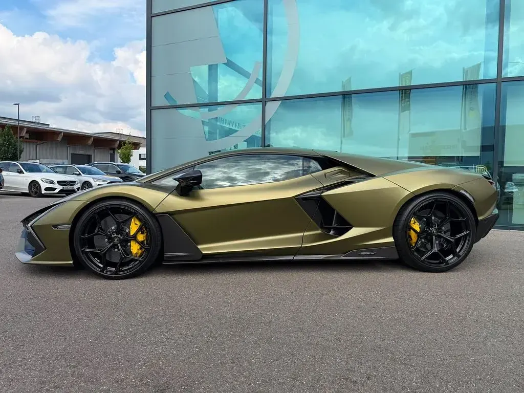 Gebraucht Lamborghini Revuelto 1014 PS (745 kW) 2026 Grün Coupé