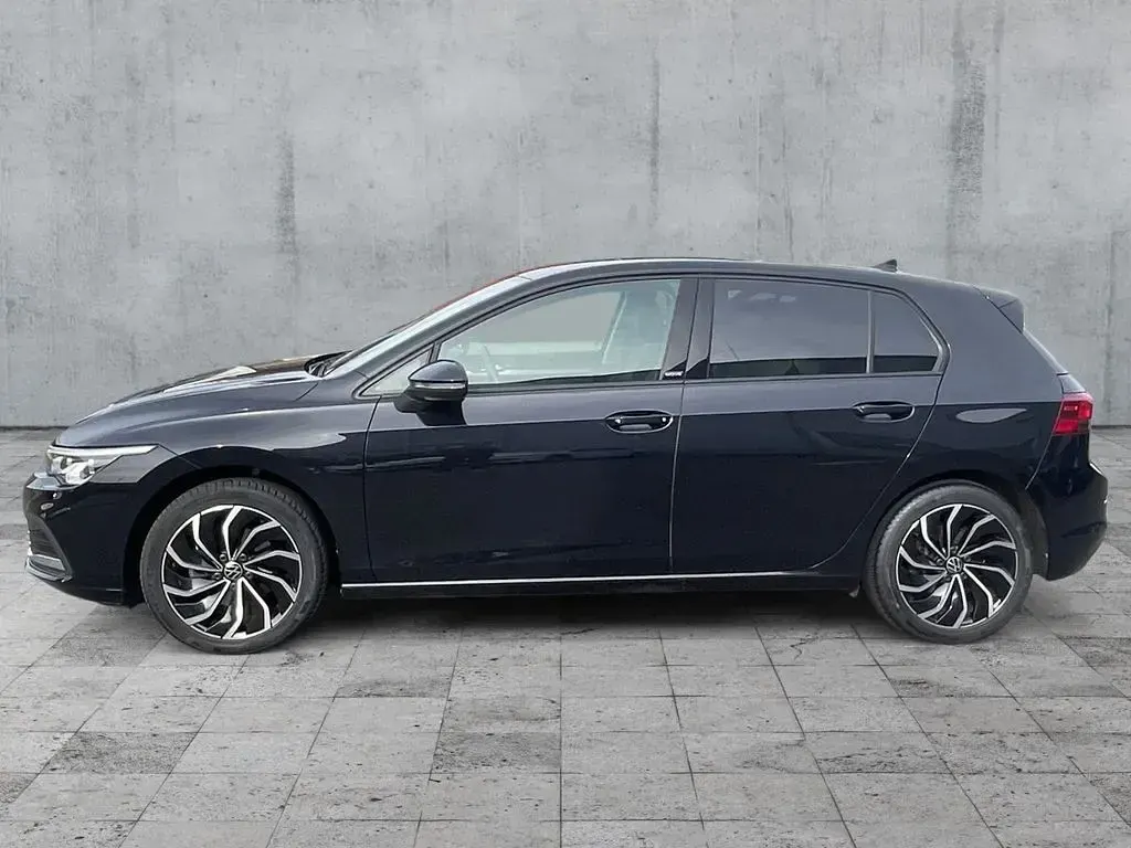 Używany VW Golf VIII Move 150 KM (110 kW) 2023 Czarny Sedan/Limuzyna