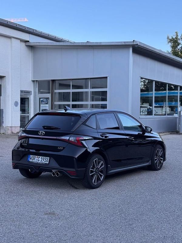 Schwarz Gebraucht 2022 Hyundai i20 N Line Kleinwagen | 16.800 € (Fairer Preis) - Bild 1/4