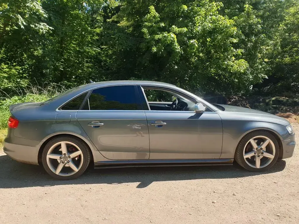 Gebraucht Audi A4 Sport 150 PS (110 kW) 2015 Grau Limousine