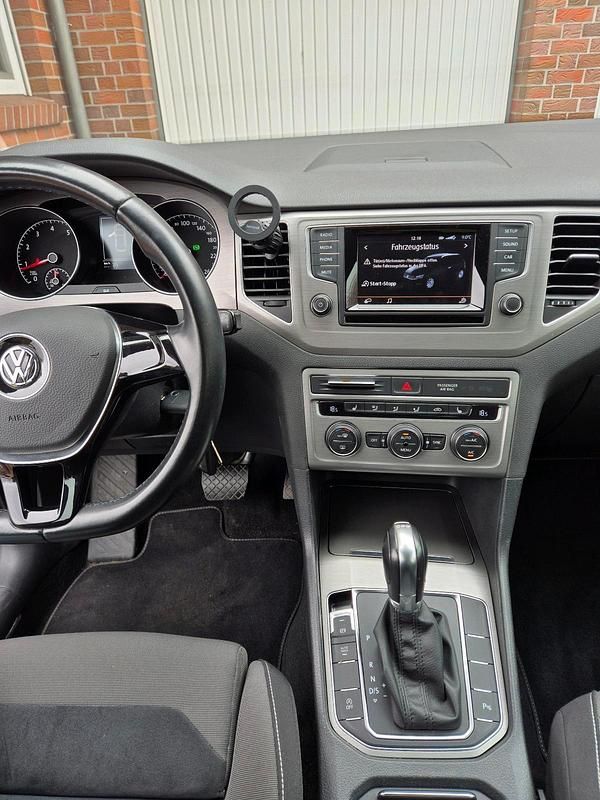 Gebraucht VW Golf VII Highline 125 PS (91 kW) 2015 Schwarz Limousine