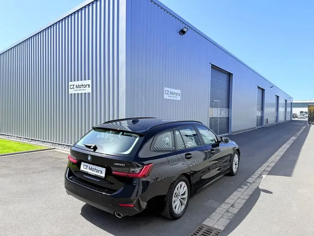 Gebraucht BMW 320 Sport Line 184 PS (135 kW) 2020 Schwarz Kombi