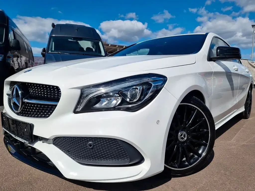 Gebraucht Mercedes CLA200 AMG 136 PS (100 kW) 2019 Weiß Limousine