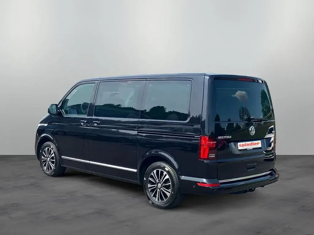 Gebraucht VW Multivan Highline 204 PS (150 kW) 2022 Deep black perleffekt Van / Kleinbus