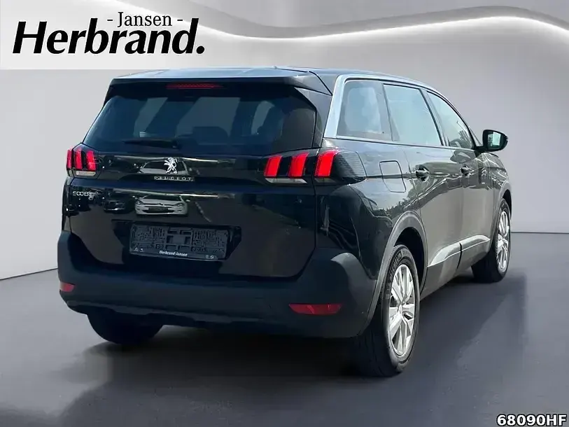 Gebraucht Peugeot 5008 Active+ 136 PS (100 kW) 2024 Lackierung schwarz perla nera/ SUV