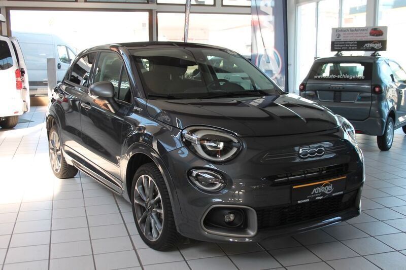 Grau Gebraucht 2024 Fiat 500X Dolcevita SUV | 26.460 € (Etwas zu teuer) - Bild 1/4