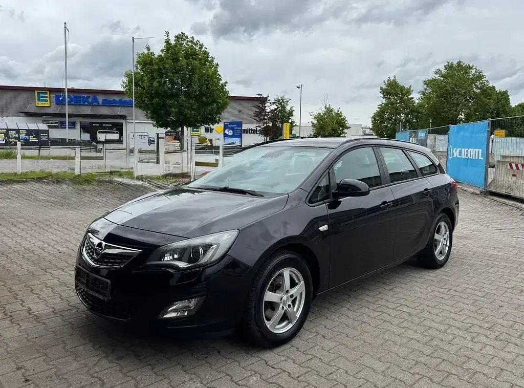 Gebraucht Opel Astra Edition 110 PS (80 kW) 2010 Schwarz Kombi