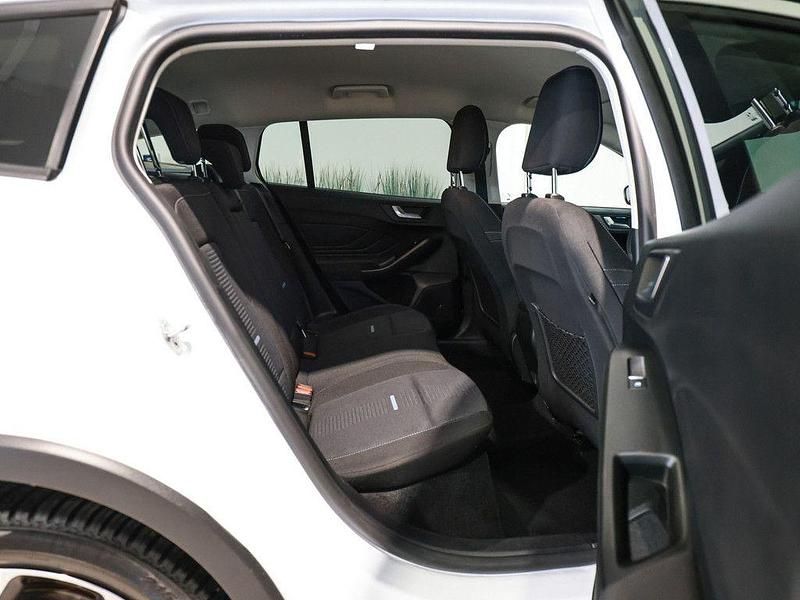 Gebraucht Ford Focus Active 155 PS (114 kW) 2022 Weiß Limousine