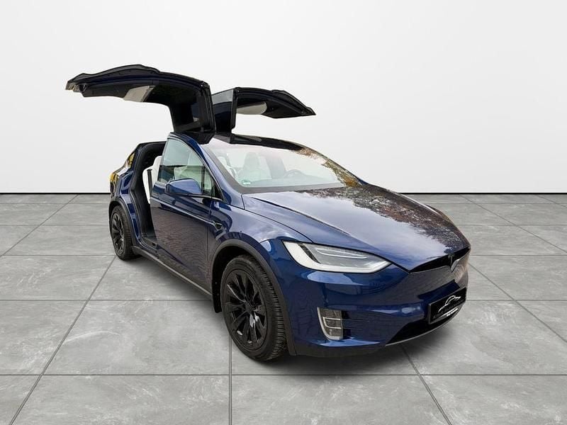 Blau Gebraucht 2017 Tesla Model X SUV | 28.900 € (Guter Preis) - Bild 1/4