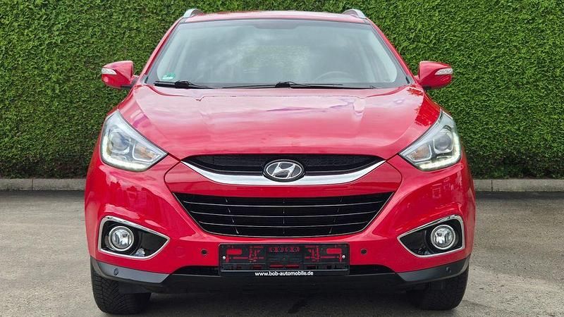 Gebraucht Hyundai ix35 135 PS (99 kW) 2015 Rot SUV