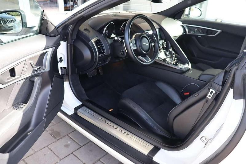 Gebraucht Jaguar F-Type 300 PS (220 kW) 2018 Weiß Coupé