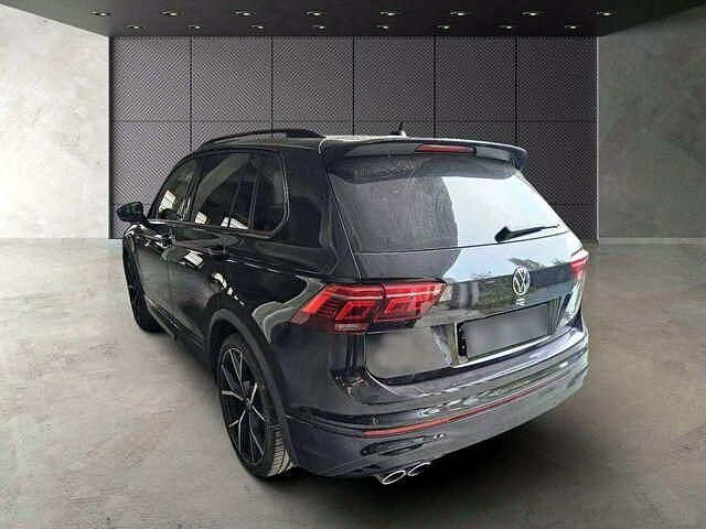 Gebraucht VW Tiguan Black Edition 320 PS (235 kW) 2023 Deep black perleffekt SUV