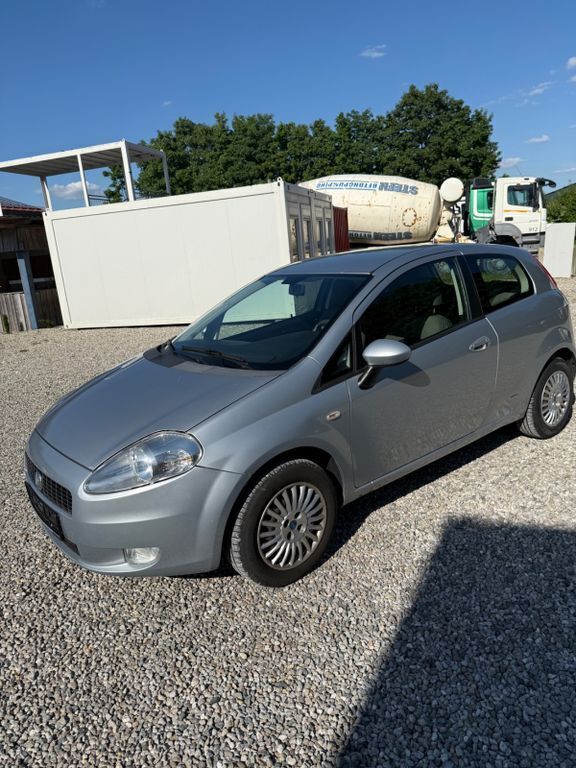 Grau Gebraucht 2006 Fiat Grande Punto Dynamic Kleinwagen | 990 € (Guter Preis) - Bild 1/4