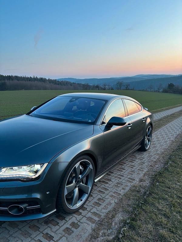 Gebraucht Audi V8 Ambiente 540 PS (397 kW) 2013 Grau Limousine